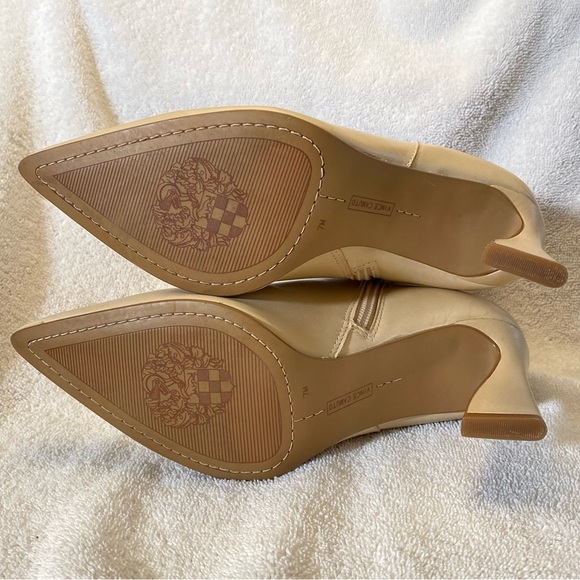 Vince Camuto Nashville Elegant Pointy Toed Leather Boot Cream Side Zip 7 NWOT - Picture 6 of 7
